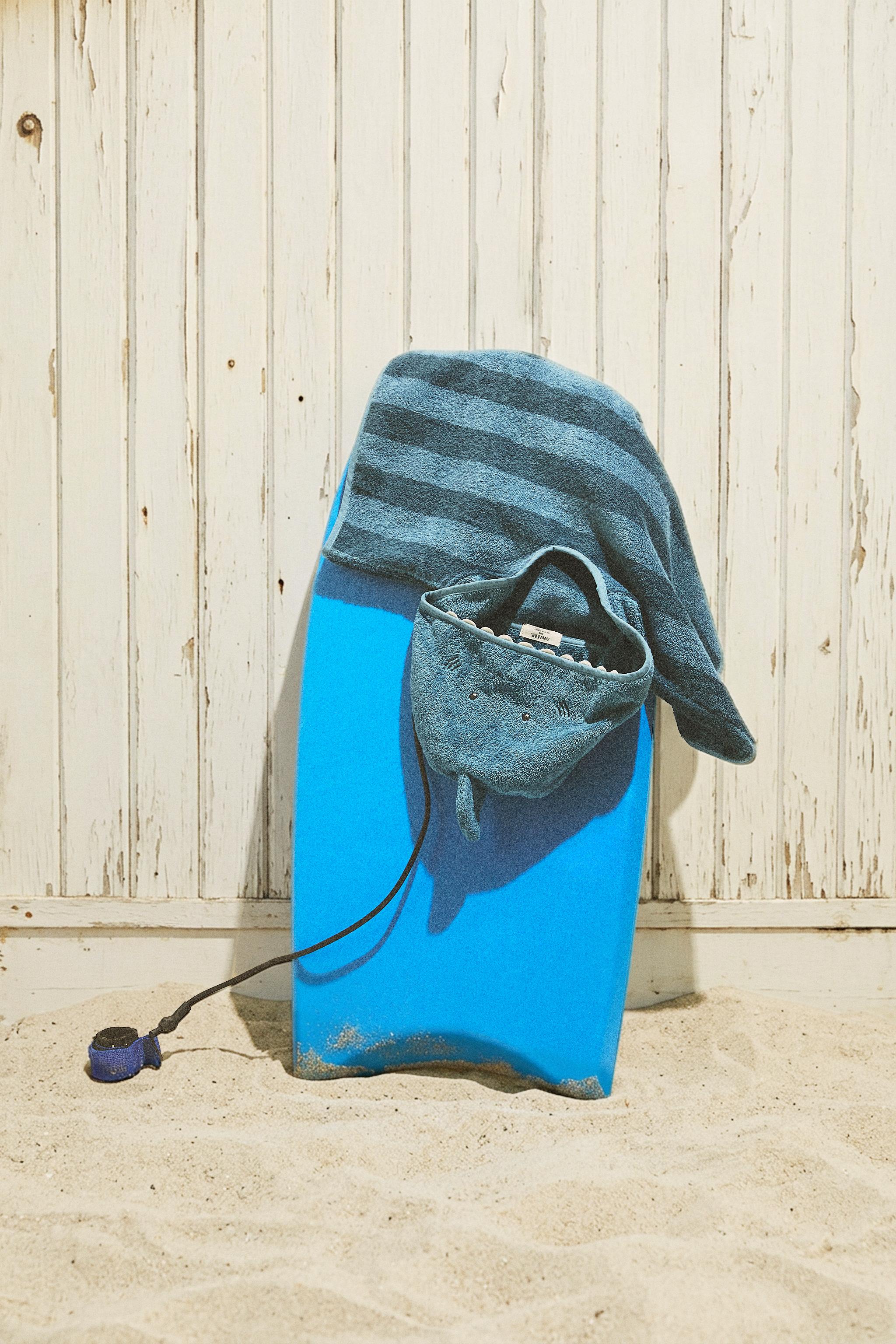 KIDS' SHARK BEACH PONCHO